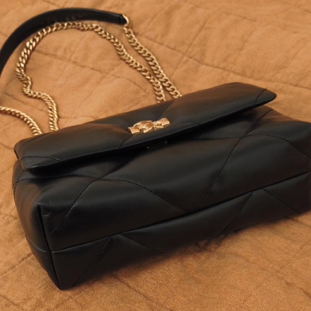 Tory Burch Kira Shoulder Bag - Picture 2 of 9